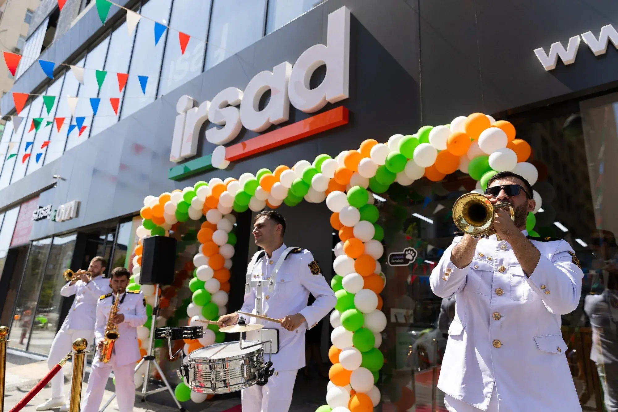 İrshad Electronics — Mağaza Açılışı — 9
